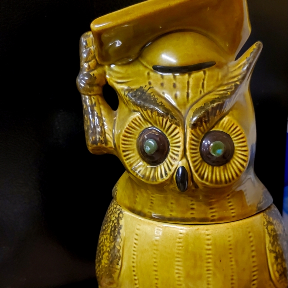 Doranne of California Scholar Owl Cookie Jar Avacado Green Vintage